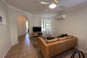 1-94 Rocky Point Rd - Duplex with Aircon, Wifi and Short Walk To The Sports Club